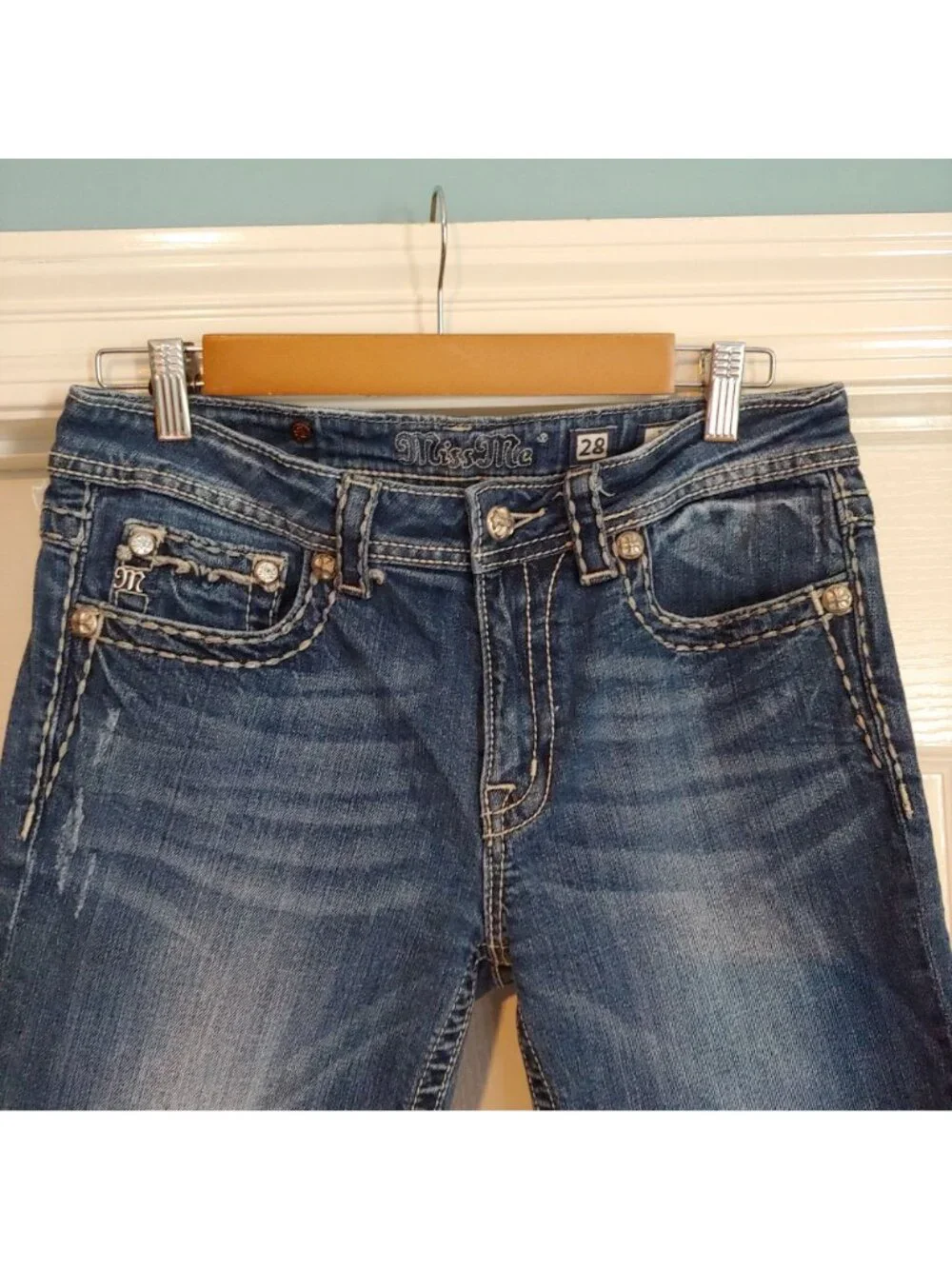 Miss Me Boyfriend Bermuda Denim Shorts Embroidered Flap Pocket Y2K Western 28